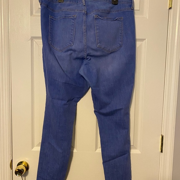 Old Navy rockstar jeans - Picture 6 of 7